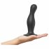 Strap-on-me Curvy L - faliste dildo ze stopką (czarne) 